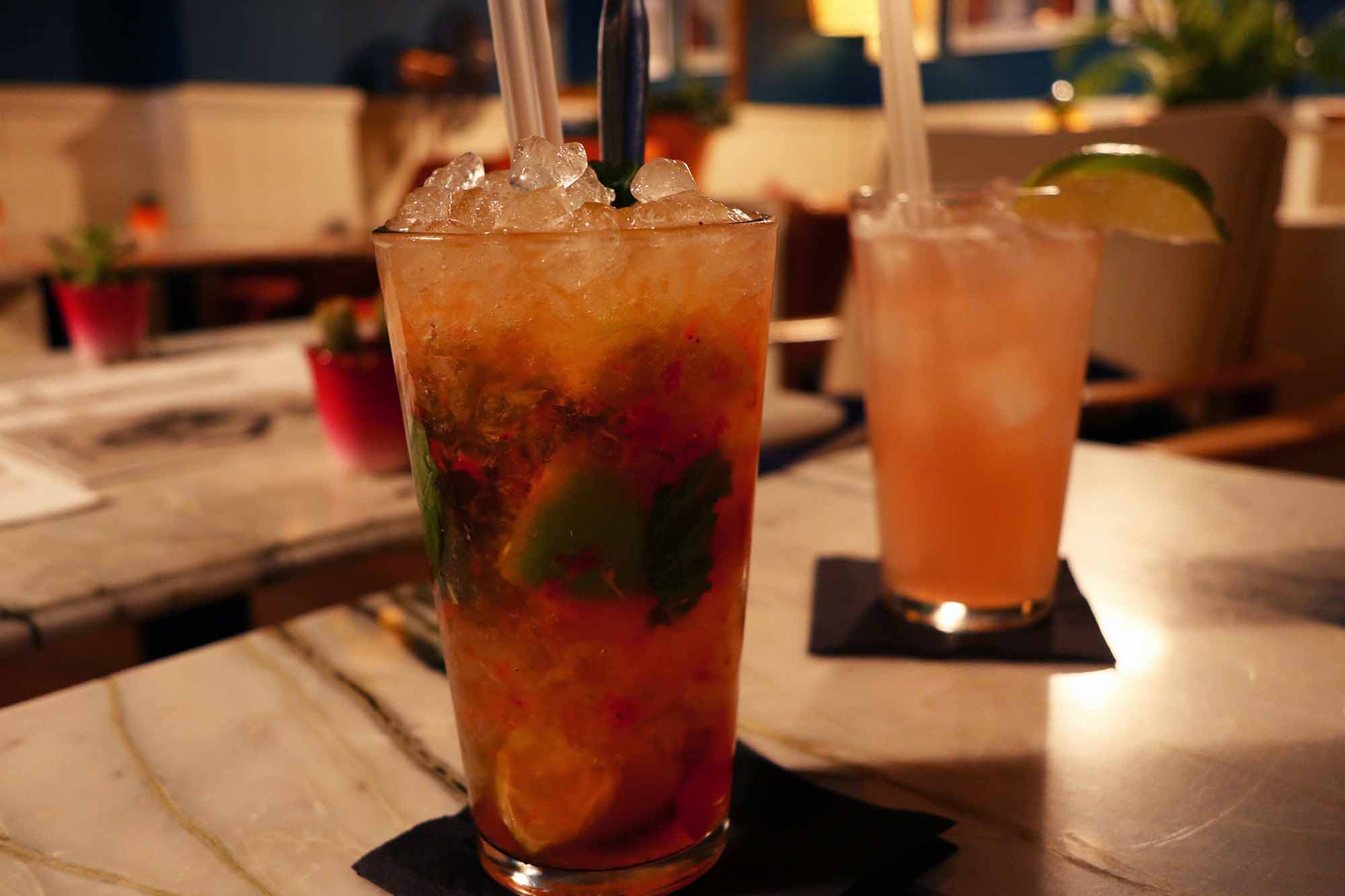 Les cocktails aux fruits frais du Bel Ami Le mojito framboise et le Dirty Sanchez